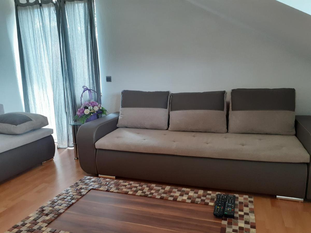 Apartman "Bogut" สลูน ภายนอก รูปภาพ