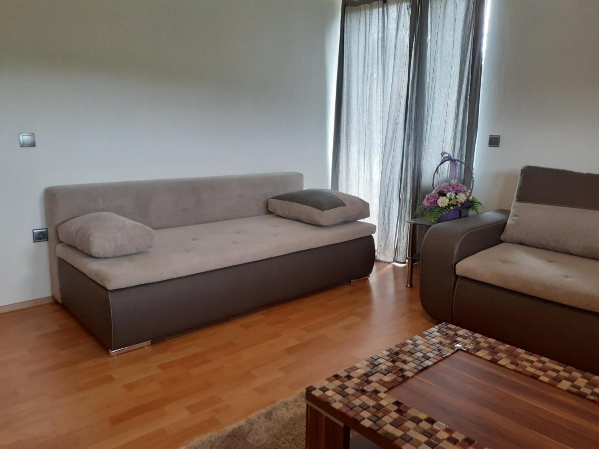 Apartman "Bogut" สลูน ภายนอก รูปภาพ