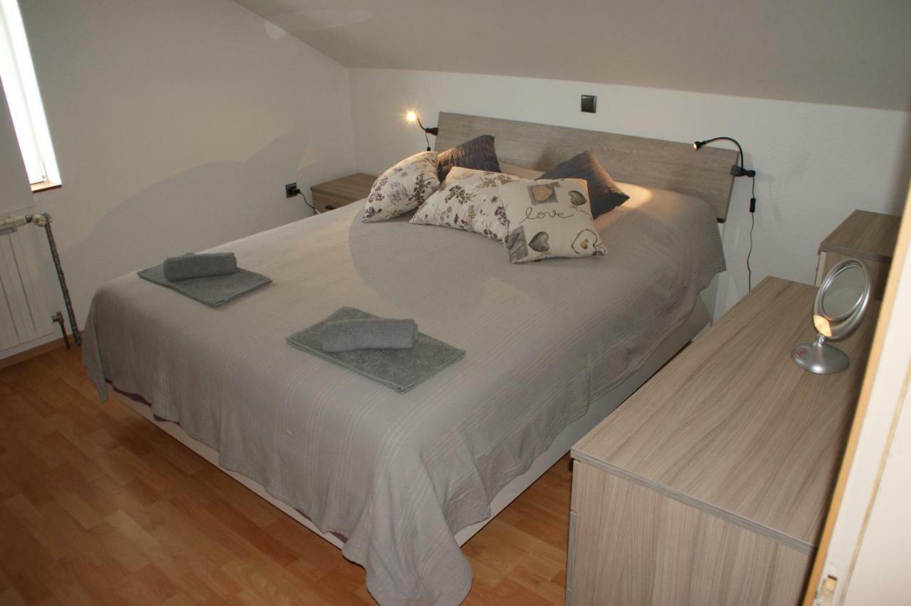 Apartman "Bogut" สลูน ภายนอก รูปภาพ