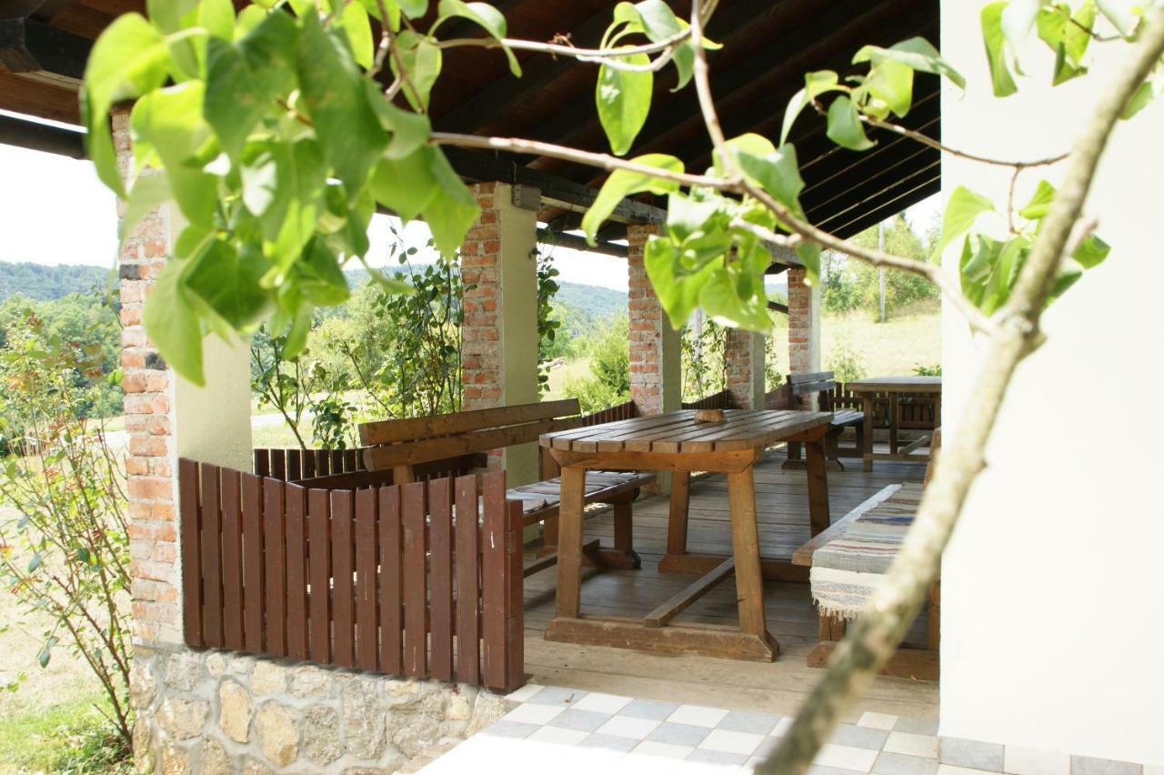 Apartman "Bogut" สลูน ภายนอก รูปภาพ