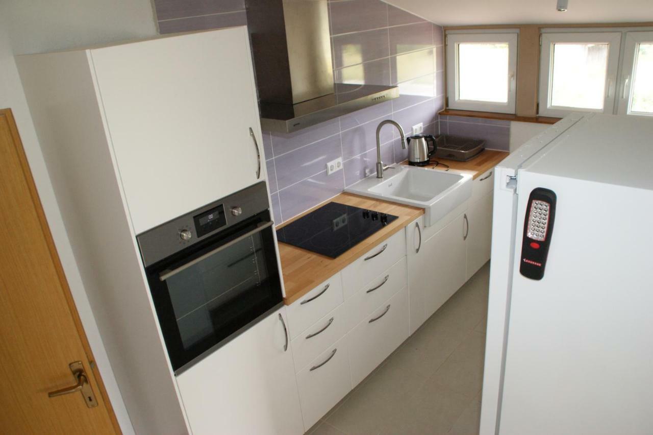 Apartman "Bogut" สลูน ภายนอก รูปภาพ