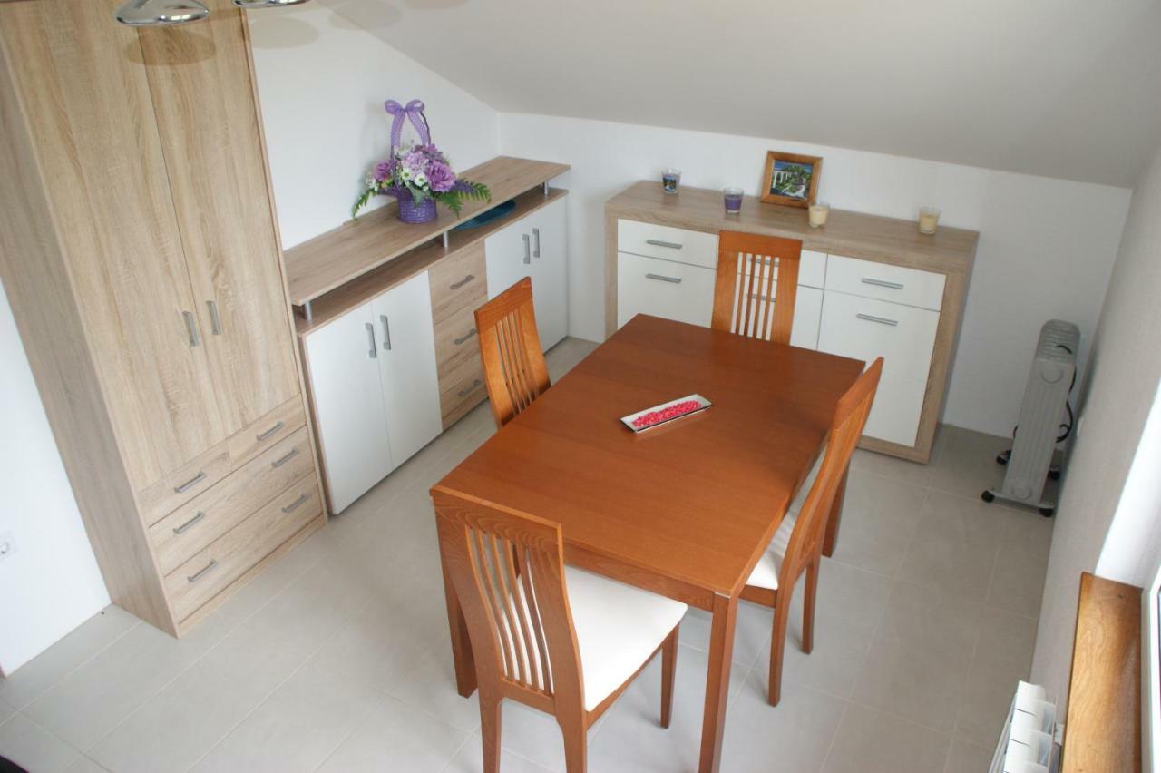 Apartman "Bogut" สลูน ภายนอก รูปภาพ