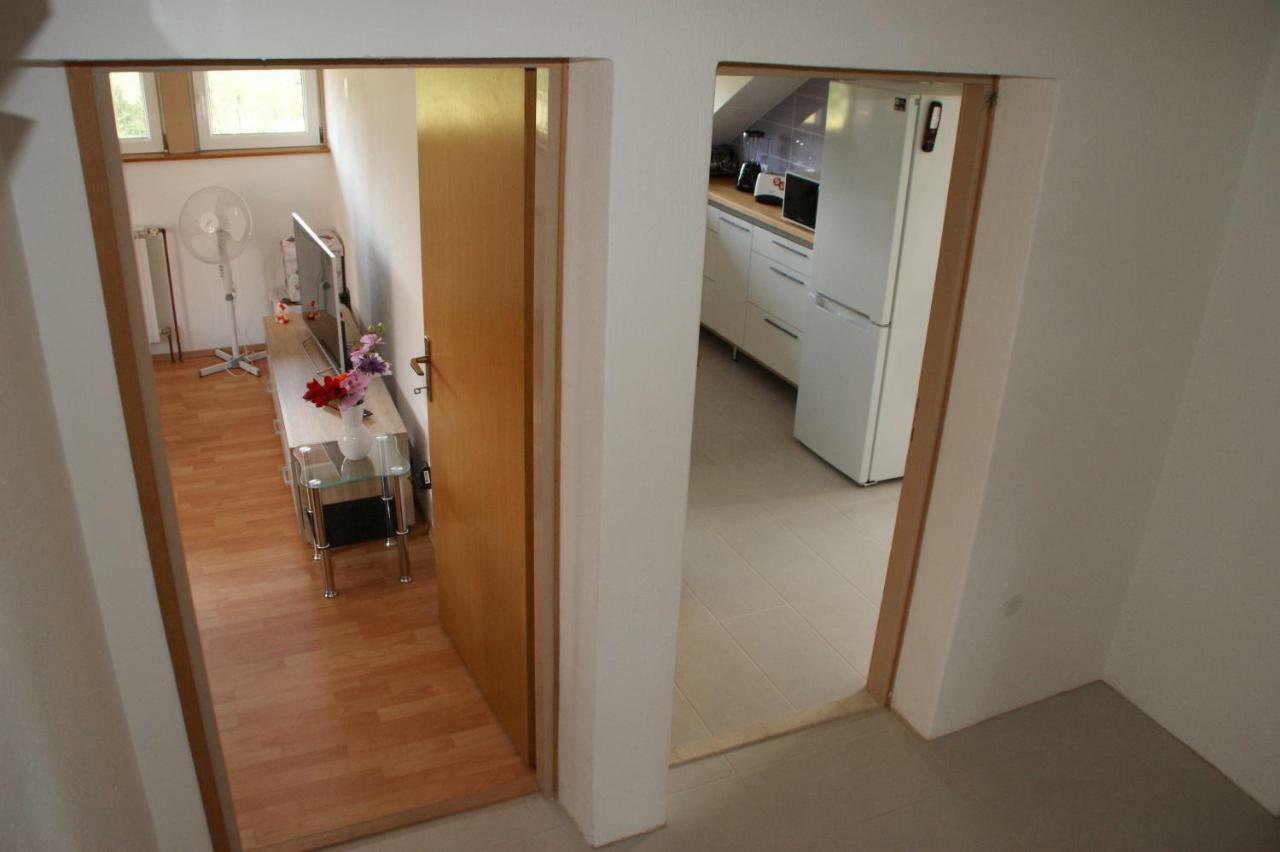 Apartman "Bogut" สลูน ภายนอก รูปภาพ
