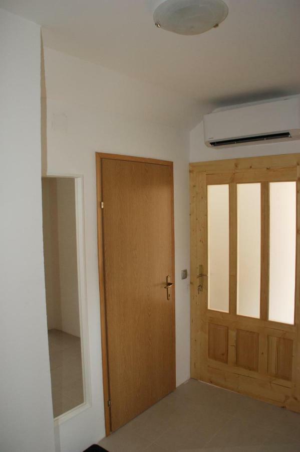Apartman "Bogut" สลูน ภายนอก รูปภาพ