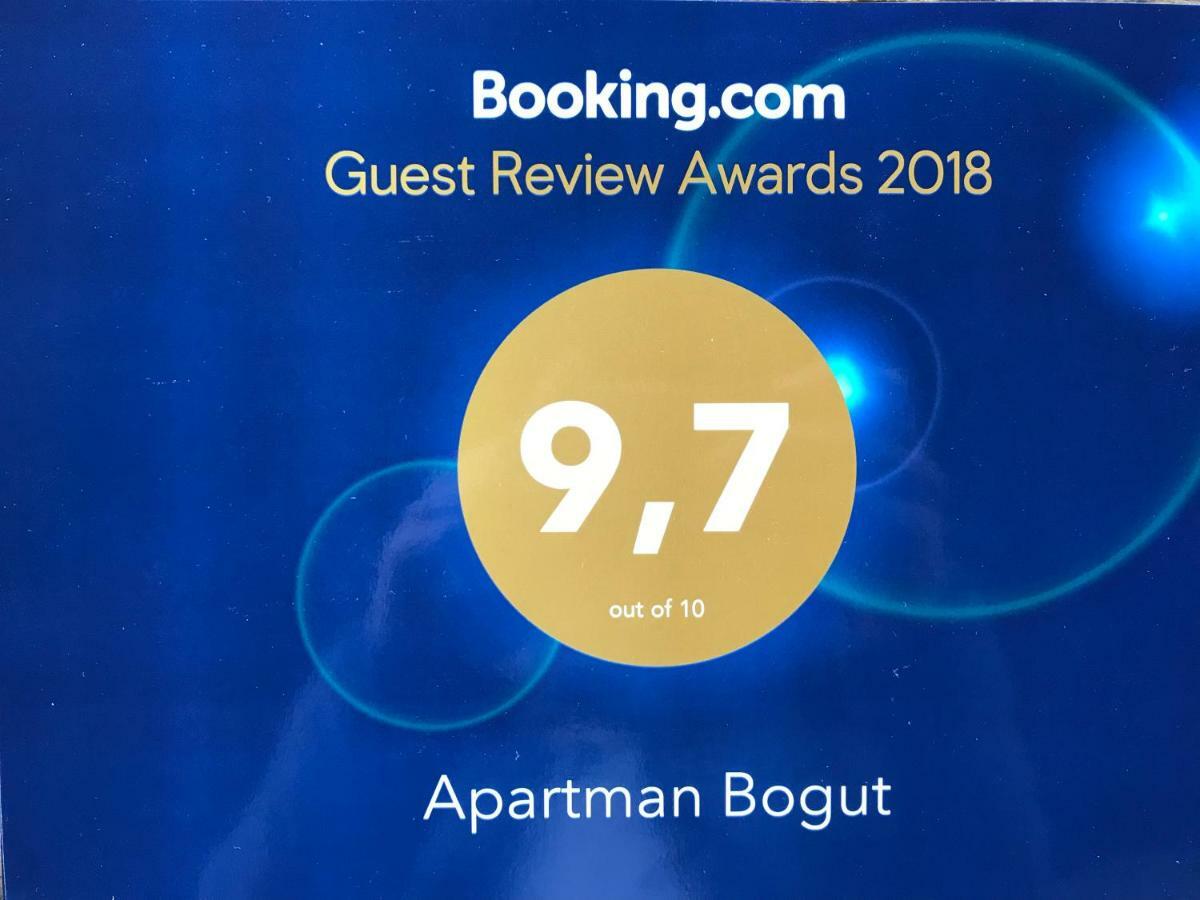Apartman "Bogut" สลูน ภายนอก รูปภาพ